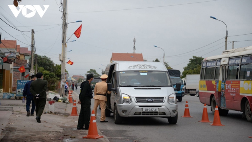 Quang Ninh suspends public transport after community case detected